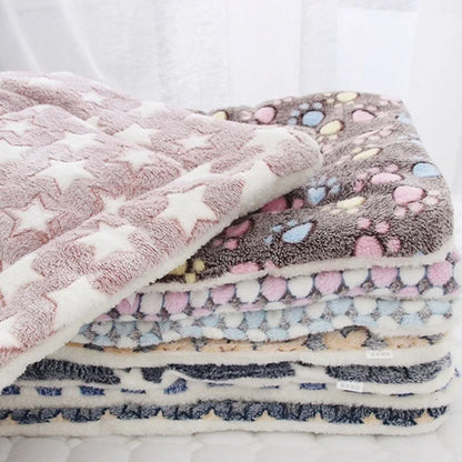 Flannel Pet Sleeping Mat – Soft, Washable Fleece Pad for Dogs & Cats, Warm and Cozy Pet Bed